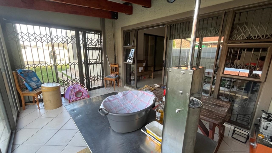 3 Bedroom Property for Sale in Wavecrest Eastern Cape
